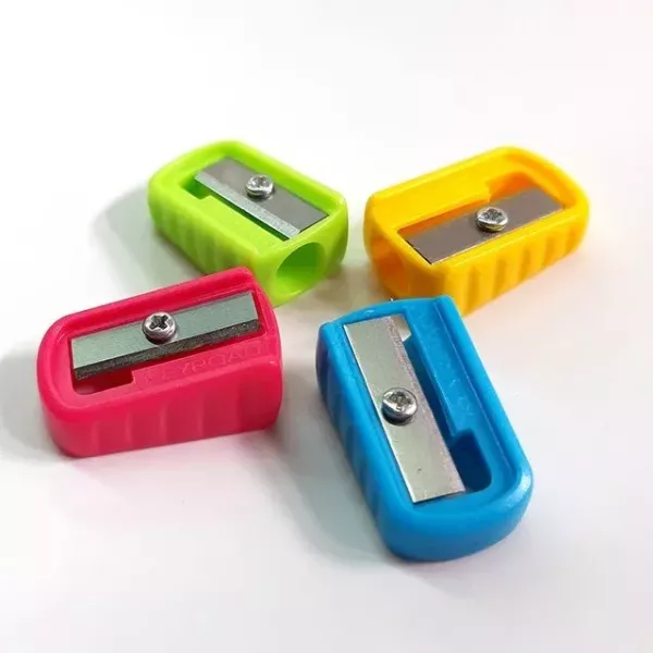 SACAPUNTA PLASTICO SLIM KEYROAD 